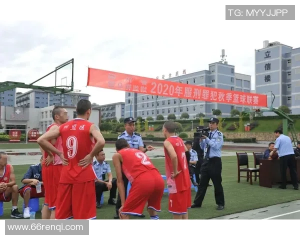 足球腰刀的技术解析与战术运用探讨助力球队提升竞技水平